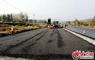 日照交通發展集團建設公司鋼渣基層試驗段順利實施，以創新驅動工程管理升級